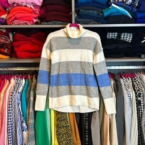 GAP white/blue/gray striped long sleeve turtleneck sweater size S